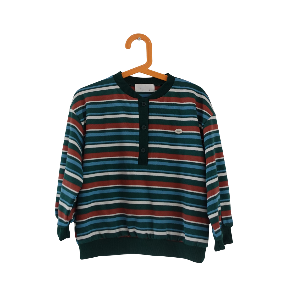Een comfy groene kindersweater met strepen, relaxte fit en een coole retro look
